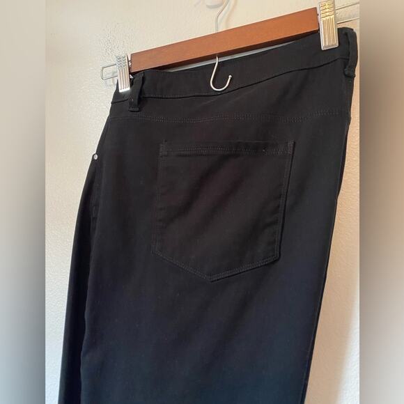 Susan Graver Weekend Sexy Dark Black Soft Stretch Straight Leg Pants Size 24W - Picture 2 of 6